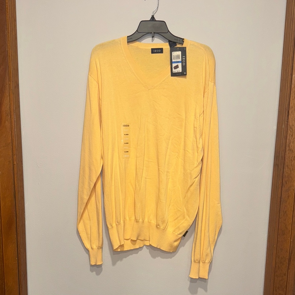 IZOD NWT XL Men's V-Neck Sweater in Light Yellow
